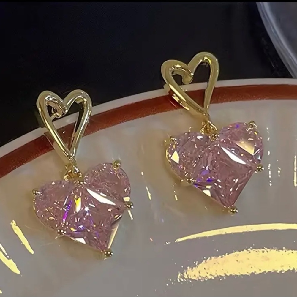 Valentine pink heart earrings
